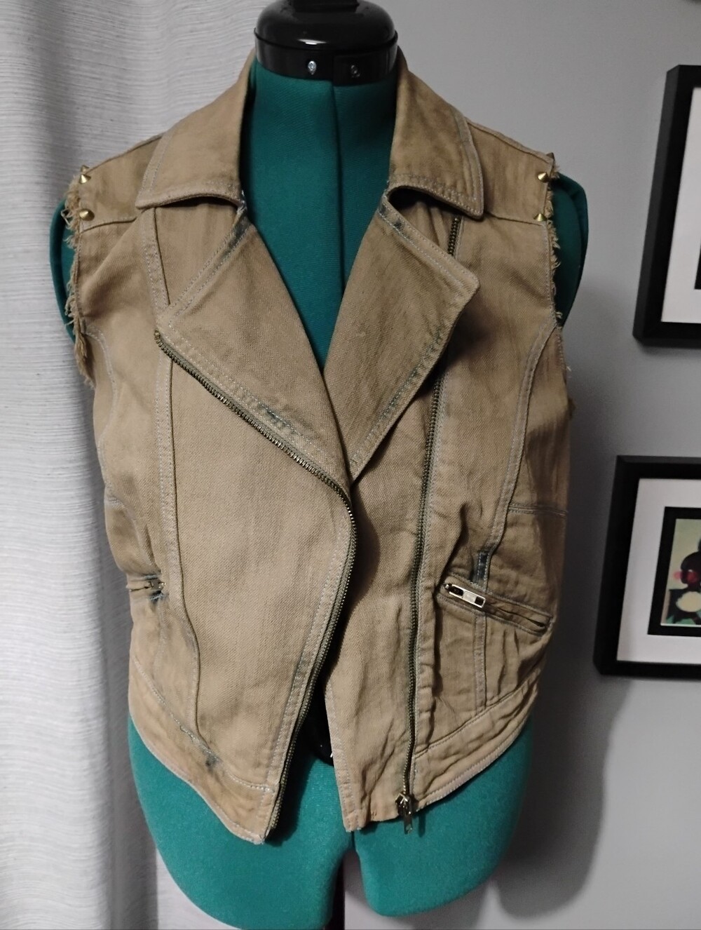 XOXO Distressed Moto Denim Vest in Khaki Sz L